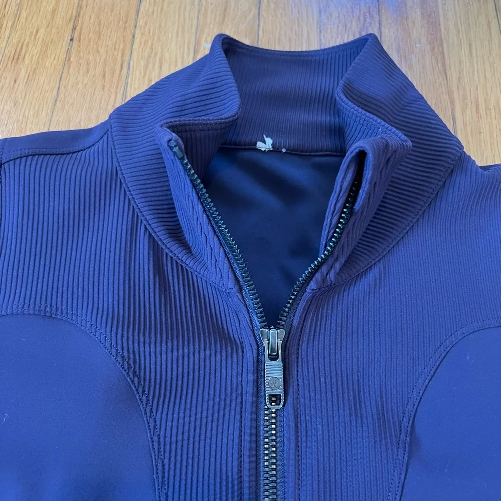 Lululemon Movement To Movement Jacket
Cyber Purple - Picture 7 of 9